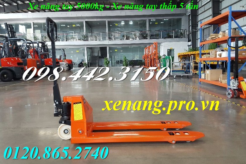 Xe n&acirc;ng tay 5 tấn